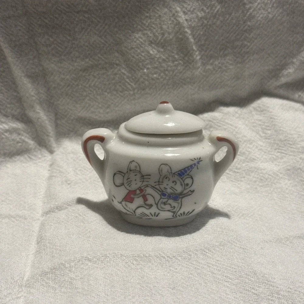 Child's‎ Tea set Dancing Mice Motif (vintage) Teapot,creamer,sugar,2cups&saucers